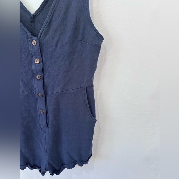 Vici Navy Linen Blend Sleeveless Button-Up Romper - M - Picture 8 of 9